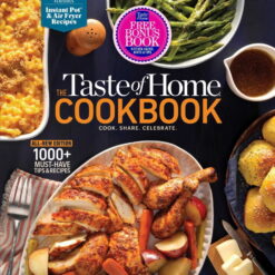 EDITORS AT TASTE OF HOME: The Taste of Home: Cookbook: 1000+ Recipes, Baking Techniques, Instant Pot and Air Fryer Chapter - 5-Ring Binder (Hardcover)